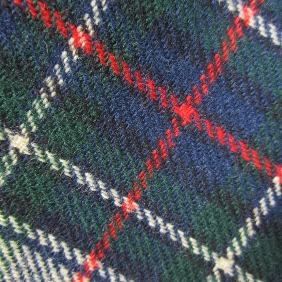 Vtg Pendleton Women XS Green Ivory Red Tartan Plaid Wool Kilt 26" Waist Skirt - Picture 8 of 10